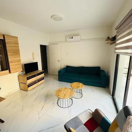 Brand New, Finikoudes Area ラルナカ