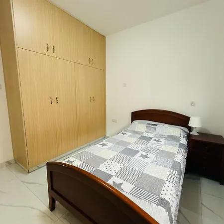 Brand New, Finikoudes Area Λάρνακα