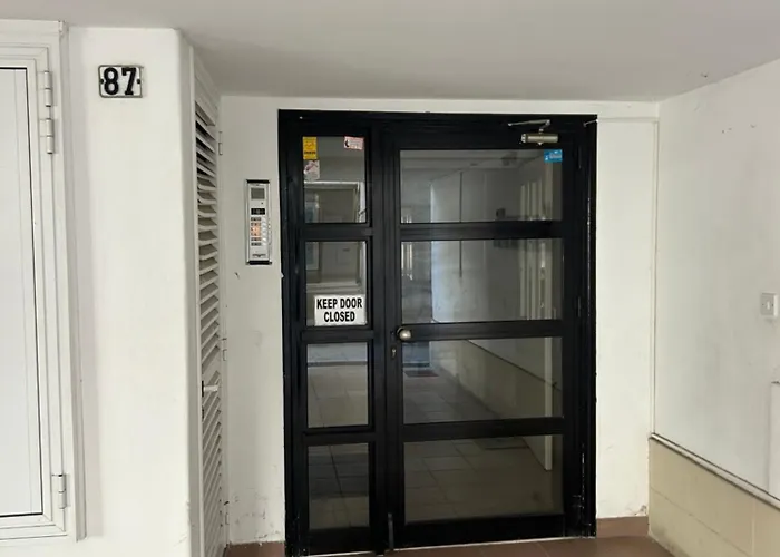 Brand New, Finikoudes Area * Lárnaka