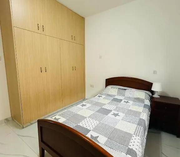 Apartamento Brand New, Finikoudes Area Lárnaca